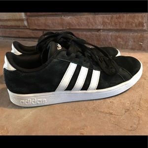 Boys Size 3.5 Black Suede Adidas Shoes